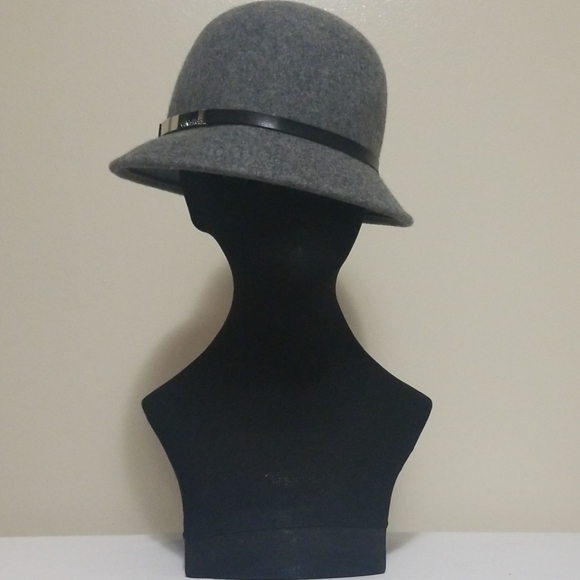Grey felt cloche hat Clearance